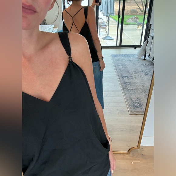 Backless top - Picture 3 of 11